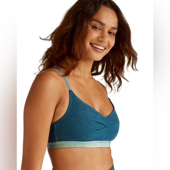 Beyond Yoga Luxury Shine On Bra! Super Soft Made in the USA Size Small NWT - Picture 1 of 10